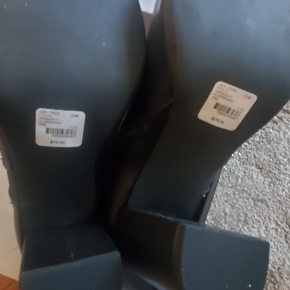 Lane Bryant 11w Black studded boot heel - Picture 4 of 4